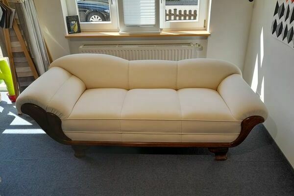 Chaiselongue neu bezogen