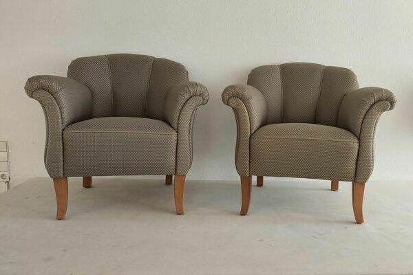  Clubsessel mit Pfeiffenheftung bezogen