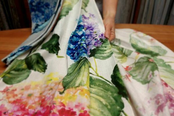 Stoffpr�sentation Dekostoffe Blumenmuster f�r Kundin aus Emmendingen