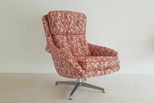 Designersessel neu bezogen