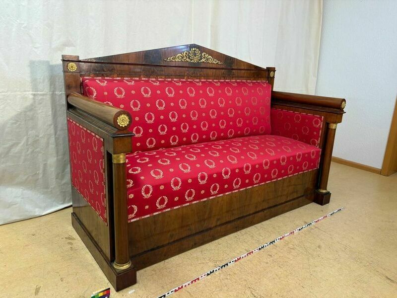 Restaurierung eines Empiresofas